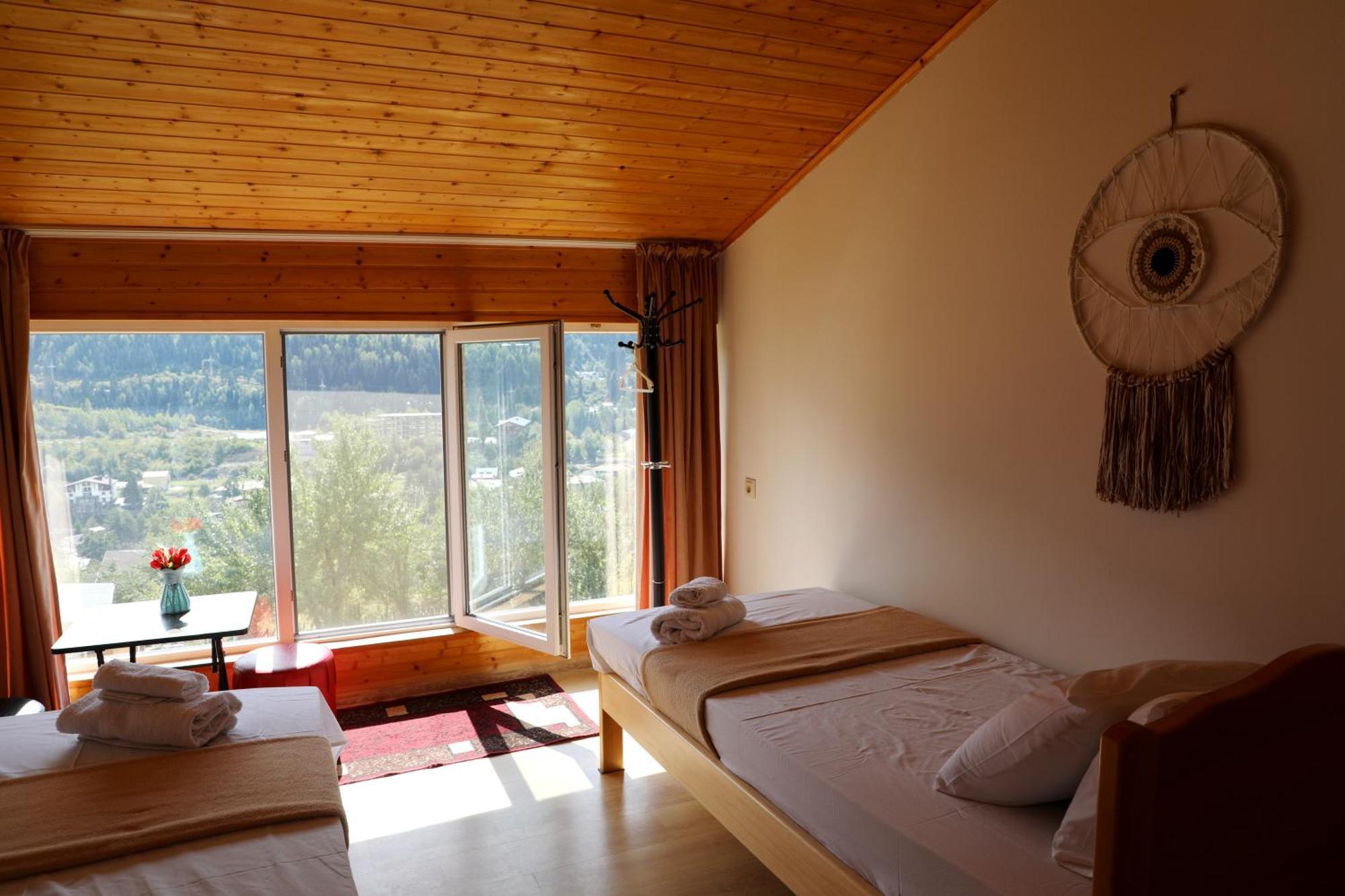 Nadia Guesthouse Местия Екстериор снимка