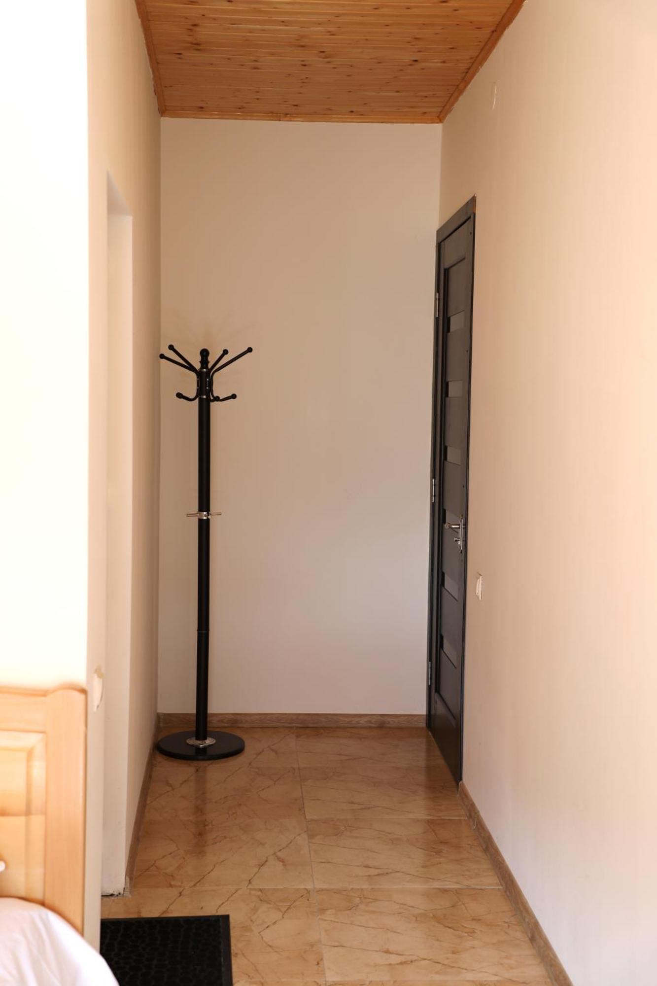 Nadia Guesthouse Местия Екстериор снимка