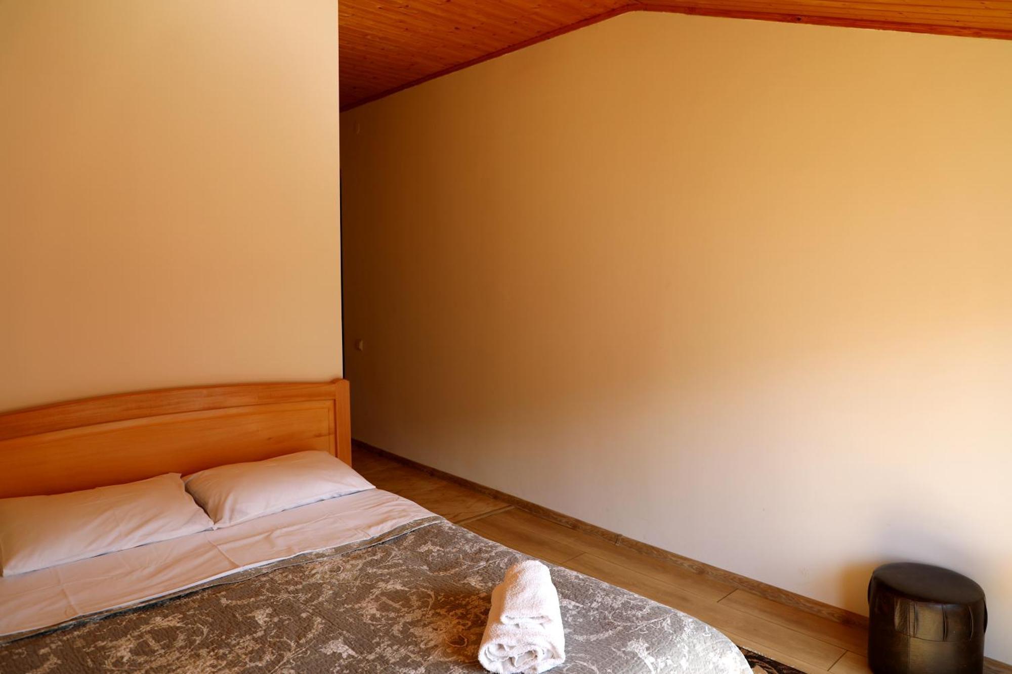 Nadia Guesthouse Местия Екстериор снимка