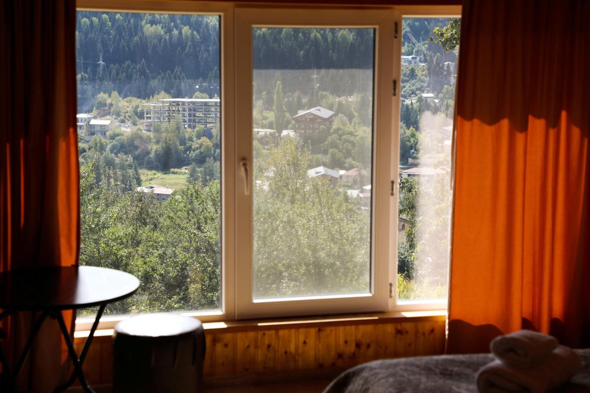 Nadia Guesthouse Местия Екстериор снимка