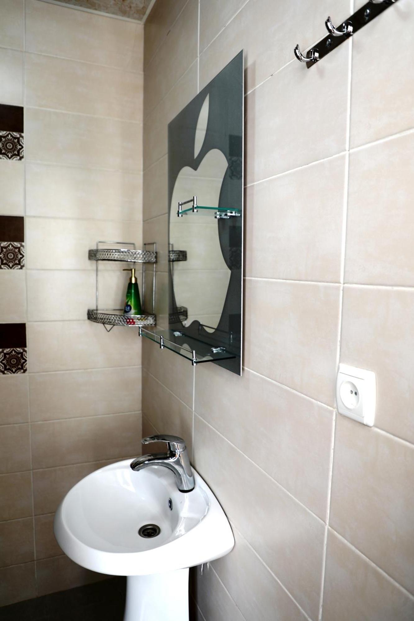 Nadia Guesthouse Местия Екстериор снимка