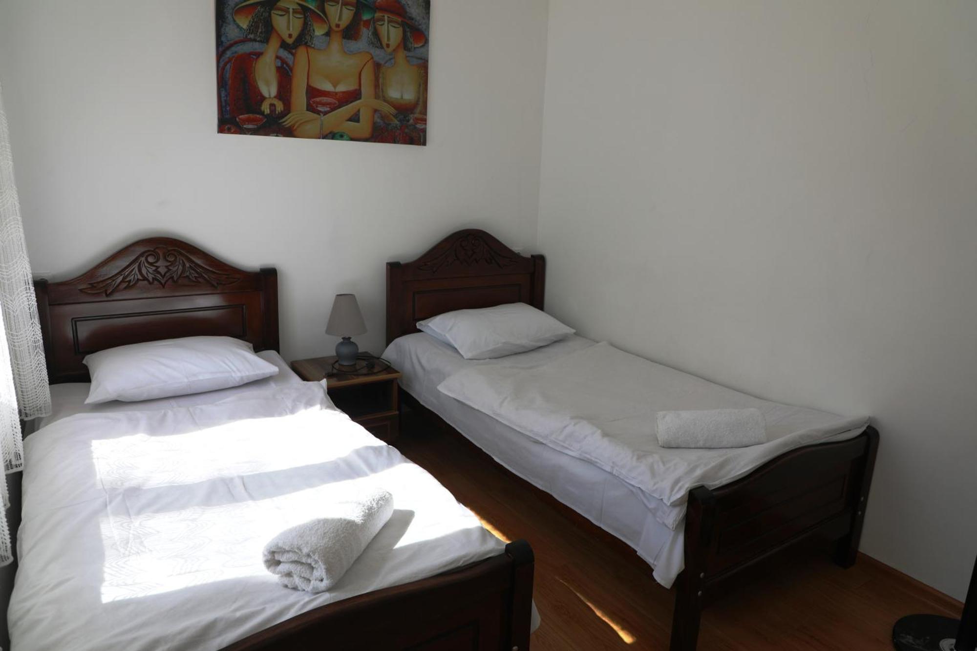 Nadia Guesthouse Местия Екстериор снимка