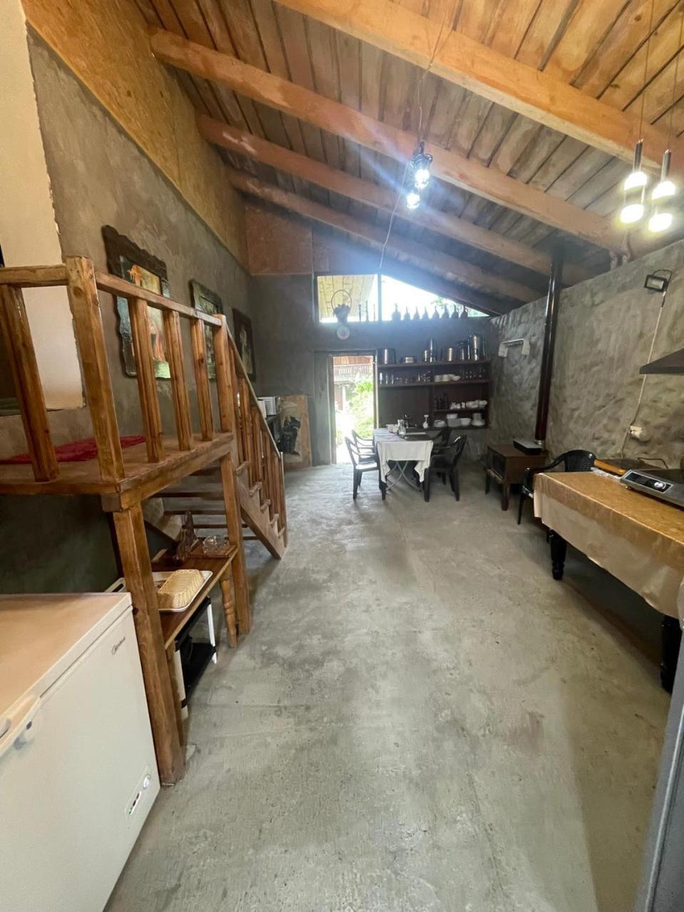Nadia Guesthouse Местия Екстериор снимка