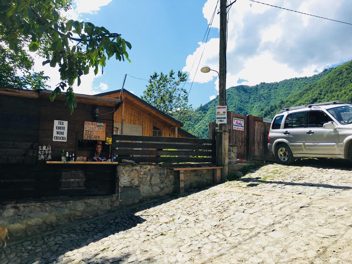 Nadia Guesthouse Местия Екстериор снимка